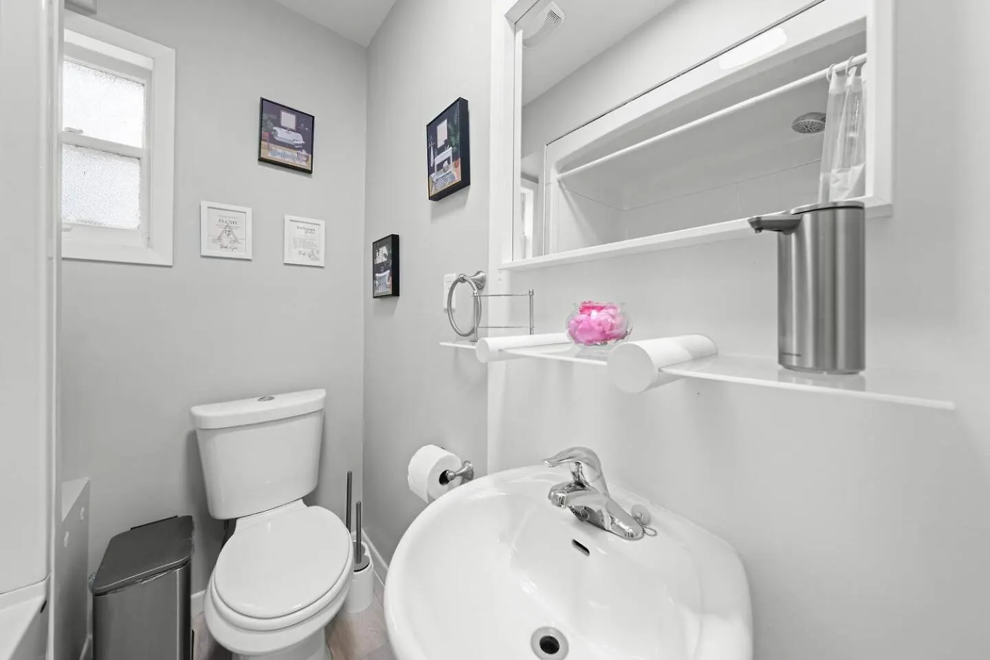 Private Cozy Room With Free Parking تورونتو بيت ضيافة